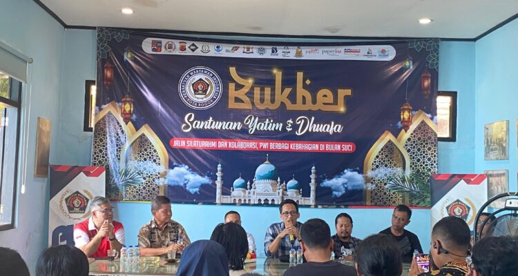 Panita Festival Merah Putih saat bersilahturami dengan PWI, IJTI dan PFI, Foto /Echa Nur Maulida