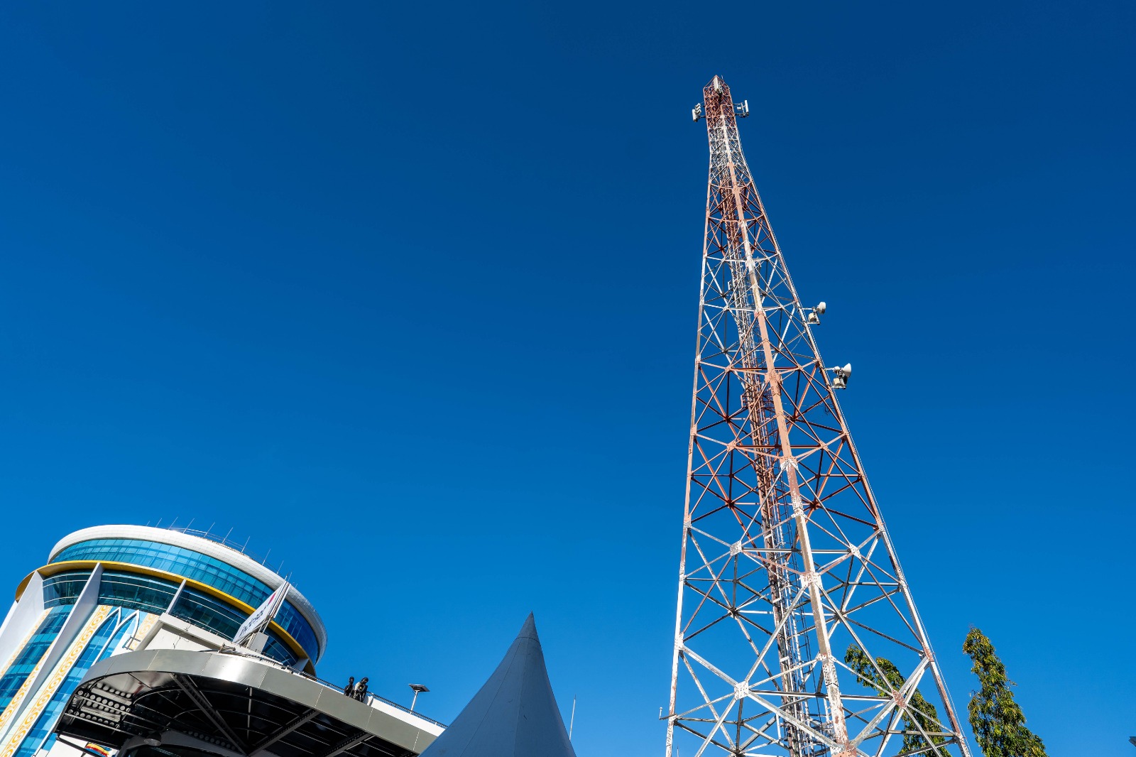 PT Indosat Tbk (Indosat Ooredoo Hutchison/IOH; IDX: ISAT) PT Indosat Tbk (Indosat Ooredoo Hutchison/IOH; IDX: ISAT), Foto/Adi Wirman