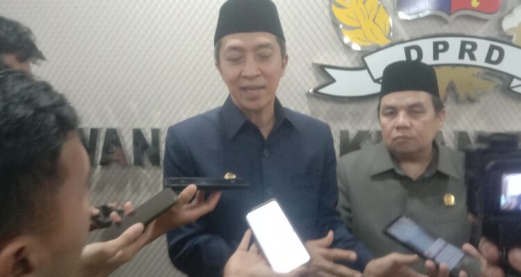 Wali Kota Bogor, Dedie A Rachim saat ditanya soal pembelian lahan trase di Batu Tulis Bogor, Foto/Adi Wirman