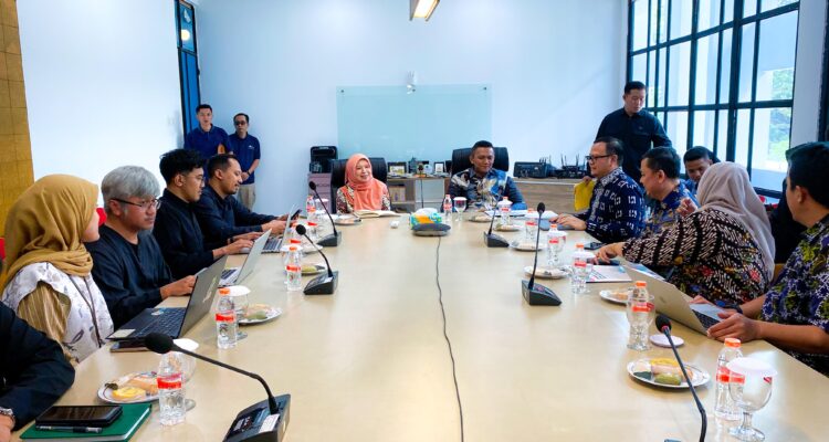 Pemkot Bogor bersama jajarannya saat melakukan pertemuan dengan BKAD Provensi Jawa Barat, Foto/Humas Diskominfo