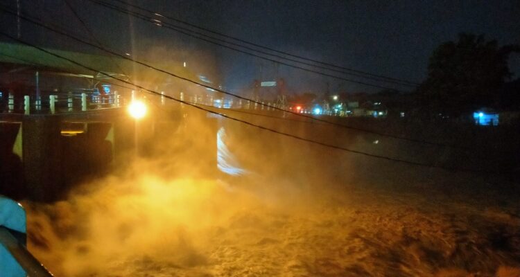 Situasi Bendung Katulampa Bogor yang telah telah mencapai siaga 3, Foto/Istimewa