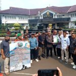 Puluhan warga dari tiga desa di Kecamatan Tamansari mendatangi Kantor Bupati Bogor, Foto/Istimewa