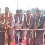 Kerua DPRD Kabupaten Bogor bersama Kepala Dinas Tanaman Pangan, Hortikultura dan Perkebunan (Distanhorbun) Kabupaten Bogor, Entis Sutisna saat meresmikan kontes bonsai 2025, foto.Diskominfo Kabupaten Bogor