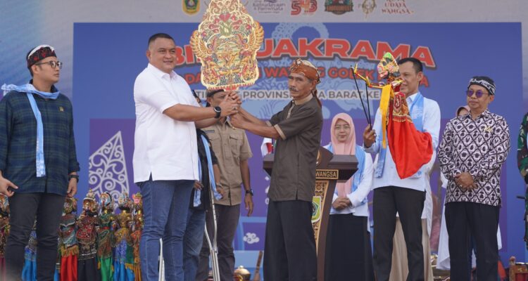 Buoati Bogor, Rduy Susmanto saat menghadiri Binojakrama Padalangan Wayang Golek Purwa di Kabogorfest 2025, Foto/Diskominfo Kabupaten Bogor