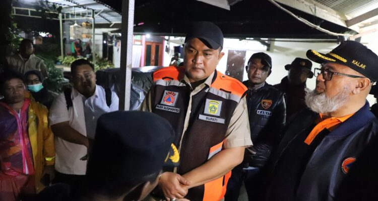 Bupati Bogor, Rudy Susmanto saat meninjau lokasi bencana di wilaya Kabupaten Bogor, Foto/Diskominfo kabupaten Bogor