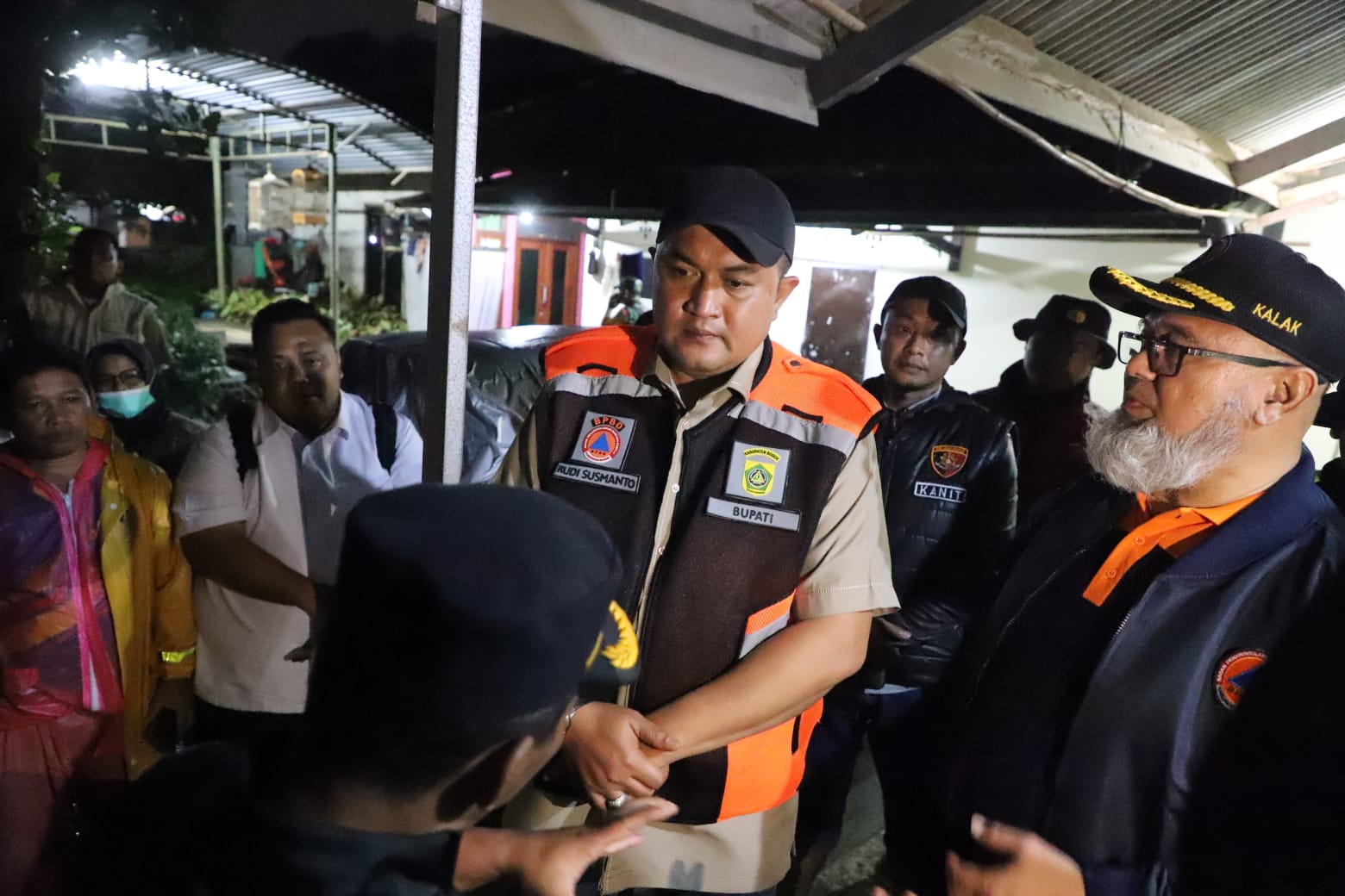 Bupati Bogor, Rudy Susmanto saat meninjau lokasi bencana di wilaya Kabupaten Bogor, Foto/Diskominfo kabupaten Bogor Bupati Bogor, Rudy Susmanto saat meninjau lokasi bencana di wilaya Kabupaten Bogor, Foto/Diskominfo kabupaten Bogor