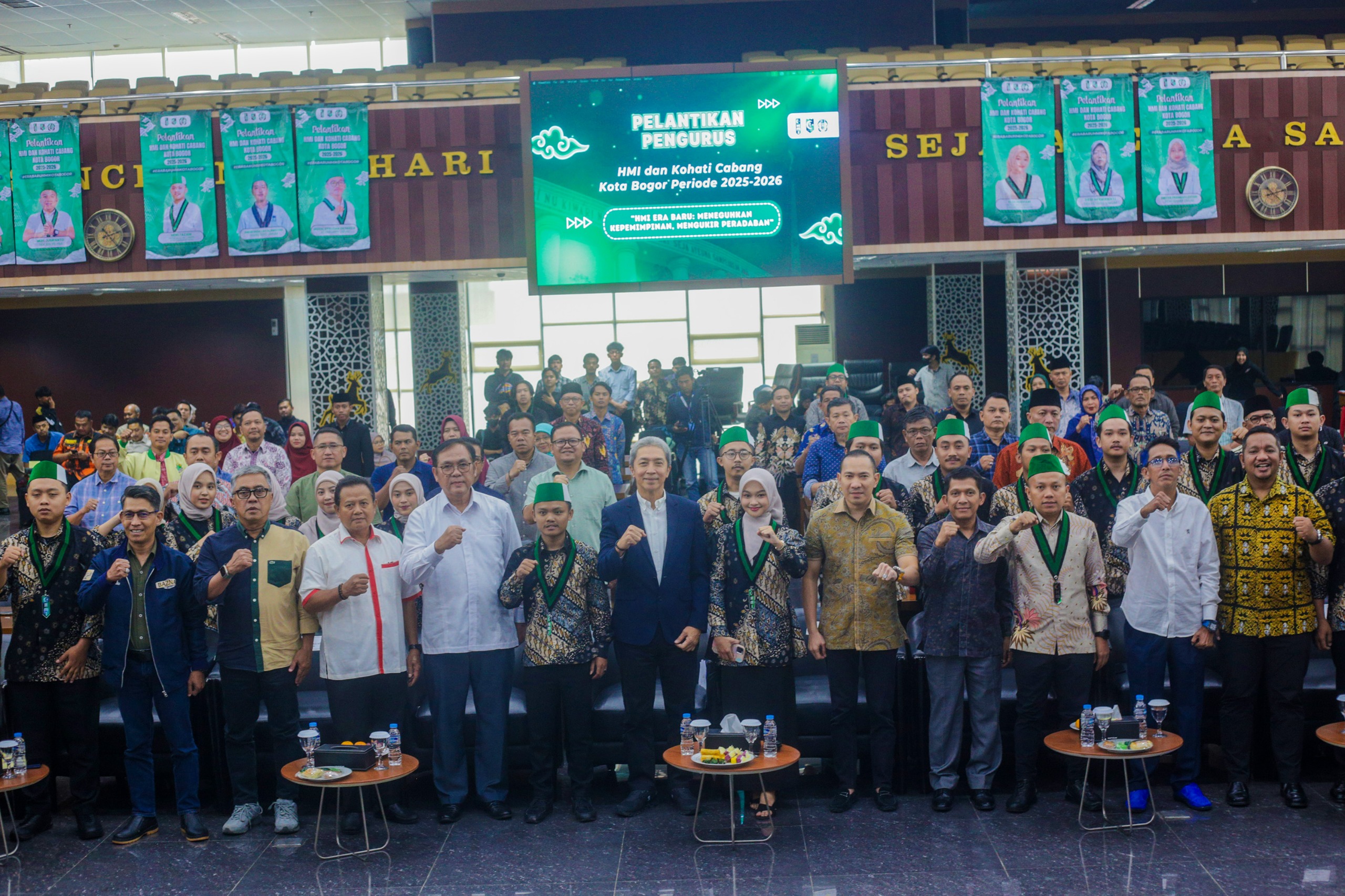 Himpunan Mahasiswa Islam (HMI) dan Korps HMI-Wati (KOHATI) Cabang Kota Bogor resmi dilantik untuk masa bakti 2025–2026