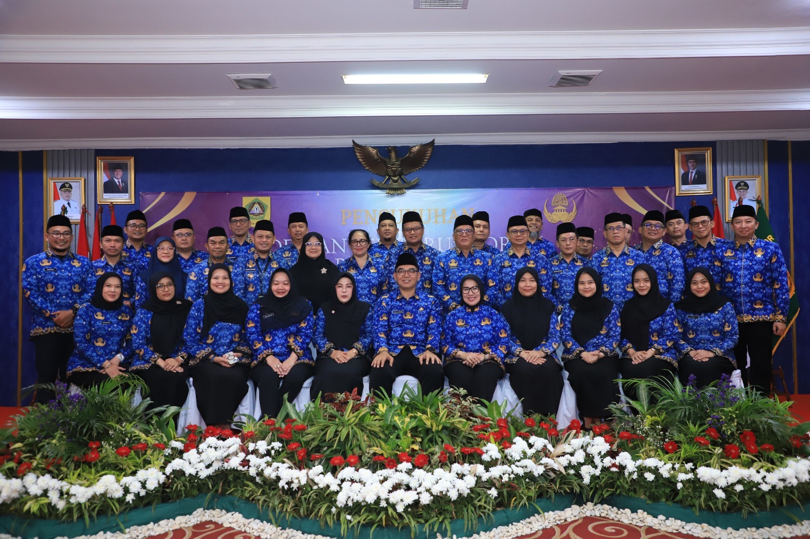 Foto Bersama Sekda Kabupaten Bogor bersama Pengurus Korpri, Foto/Diskominfo Kabupaten Bogor Foto Bersama Sekda Kabupaten Bogor bersama Pengurus Korpri, Foto/Diskominfo Kabupaten Bogor