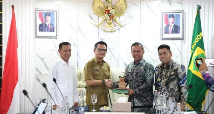 Pemerintah Kabupaten (Pemkab) Bogor menerima kunjungan kerja dari Pemerintah Kabupaten Barito Kuala, Kalimantan Selatan, foto/Pemkab Bogor