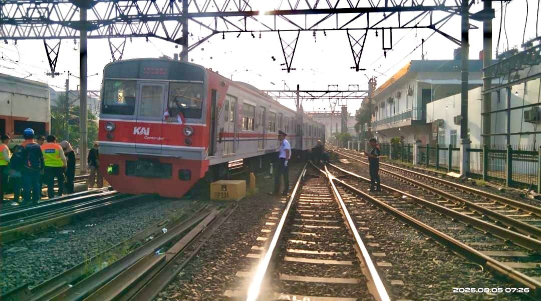 Situasi kondisi kereta api yang alami anjlok di Jakarta Kota jurusan Bogor-Jakarta Kota, Foto/Istimewa Situasi kondisi kereta api yang alami anjlok di Jakarta Kota jurusan Bogor-Jakarta Kota, Foto/Istimewa