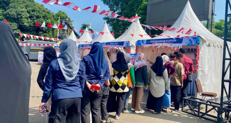 Situasi gerakan Pangan Murah (GPM) di Polres Bogor, Foto/Echa Nur Maulida