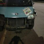 Tangkapan layar angkot yang ringsek karena terlibat kejar-kejaran dengan truk dan berakhir di Tol Citeureup Bogor, foto/tangkapan layar