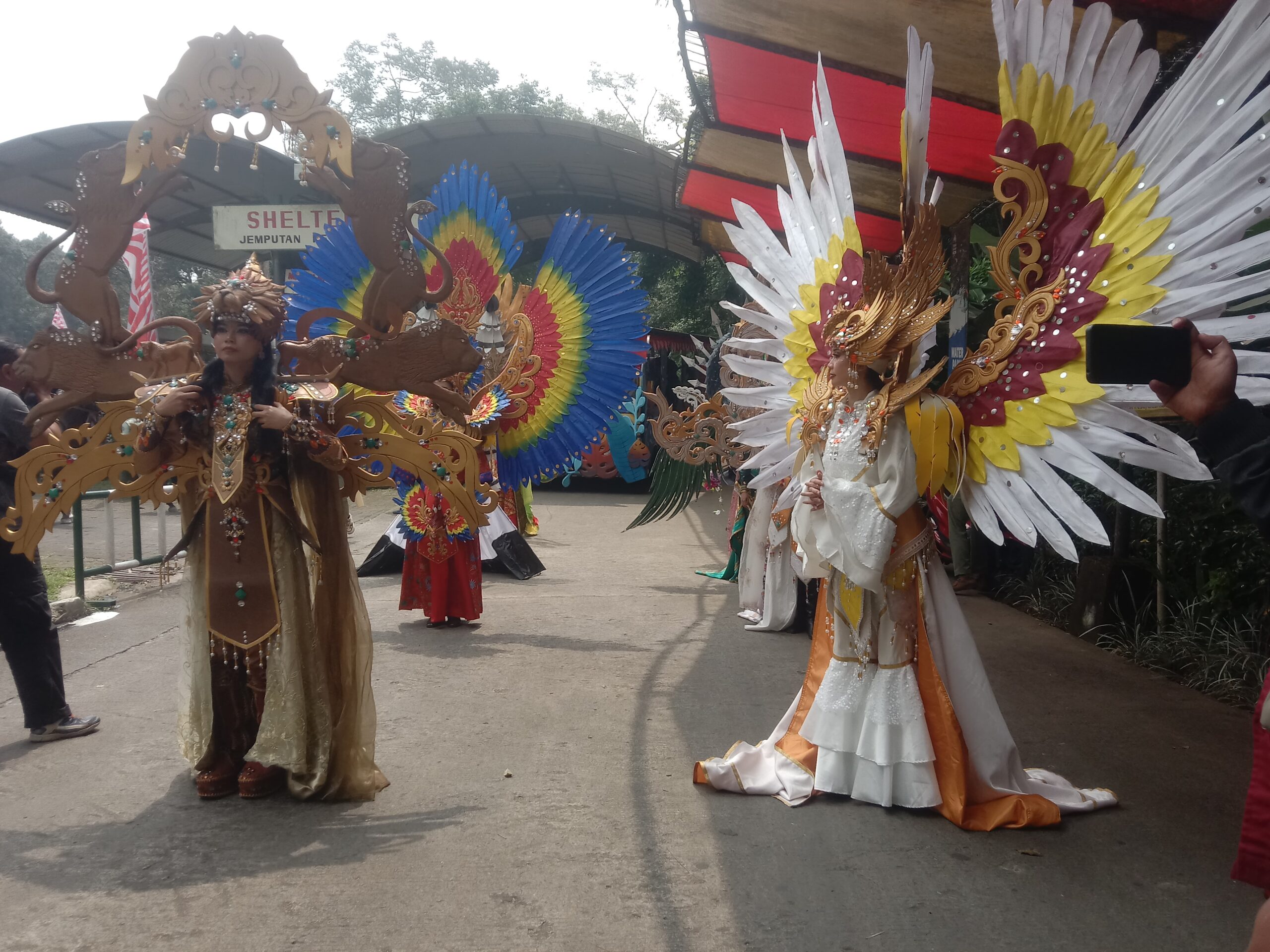 Parayaan Parade Satwa Bertemakan Jungle Carnival di Taman Safari Bogor, Foto/Adi Wirman