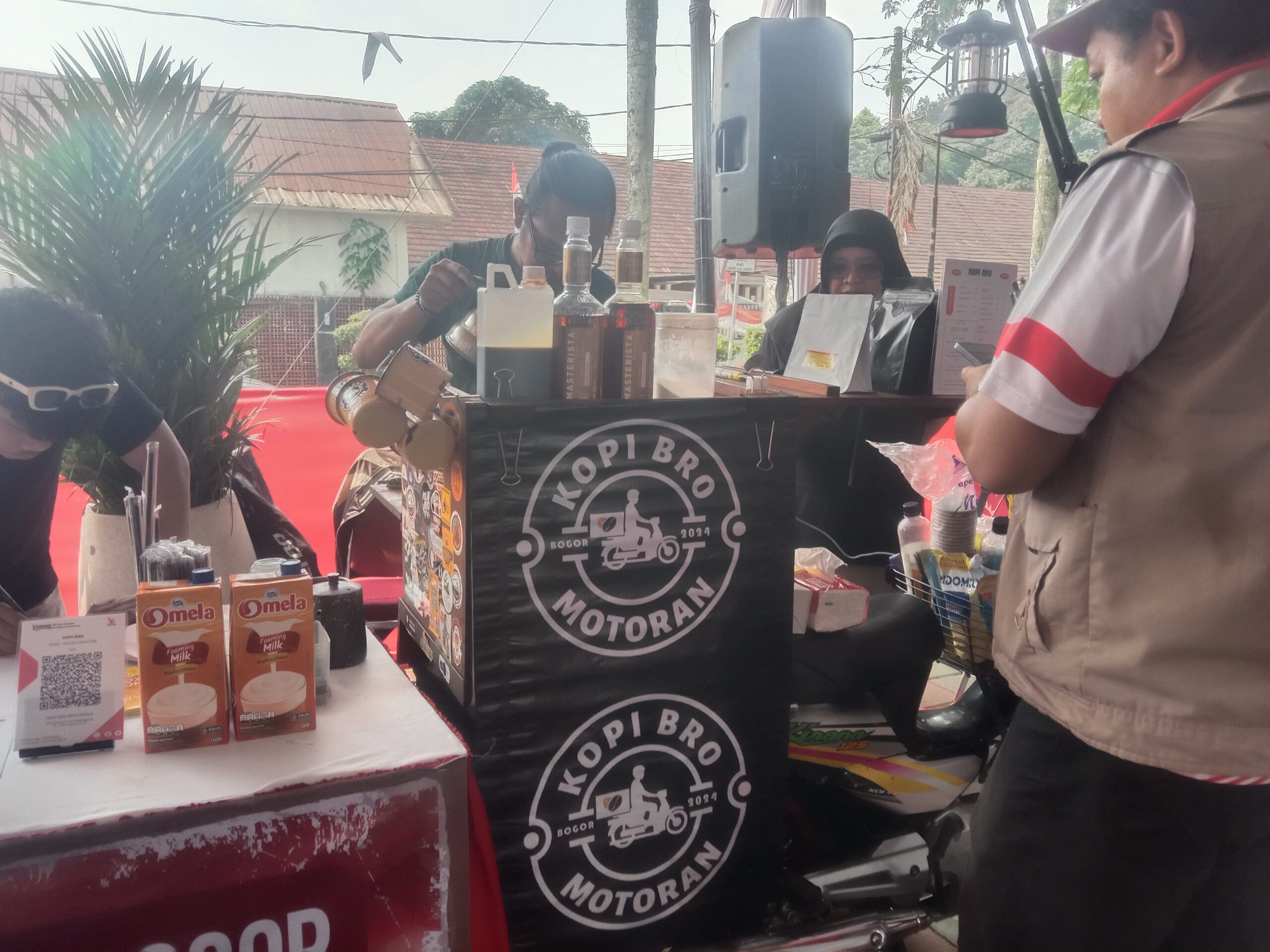 Kopi Bro Motoran ikut merasakan dampak yang signifikan dari segi ekonomi di kegiatan Kopi Legendaris yang diselenggarakan oleh Festival Merah Putih di Sempur Bogor, Foto/Adi Wirman