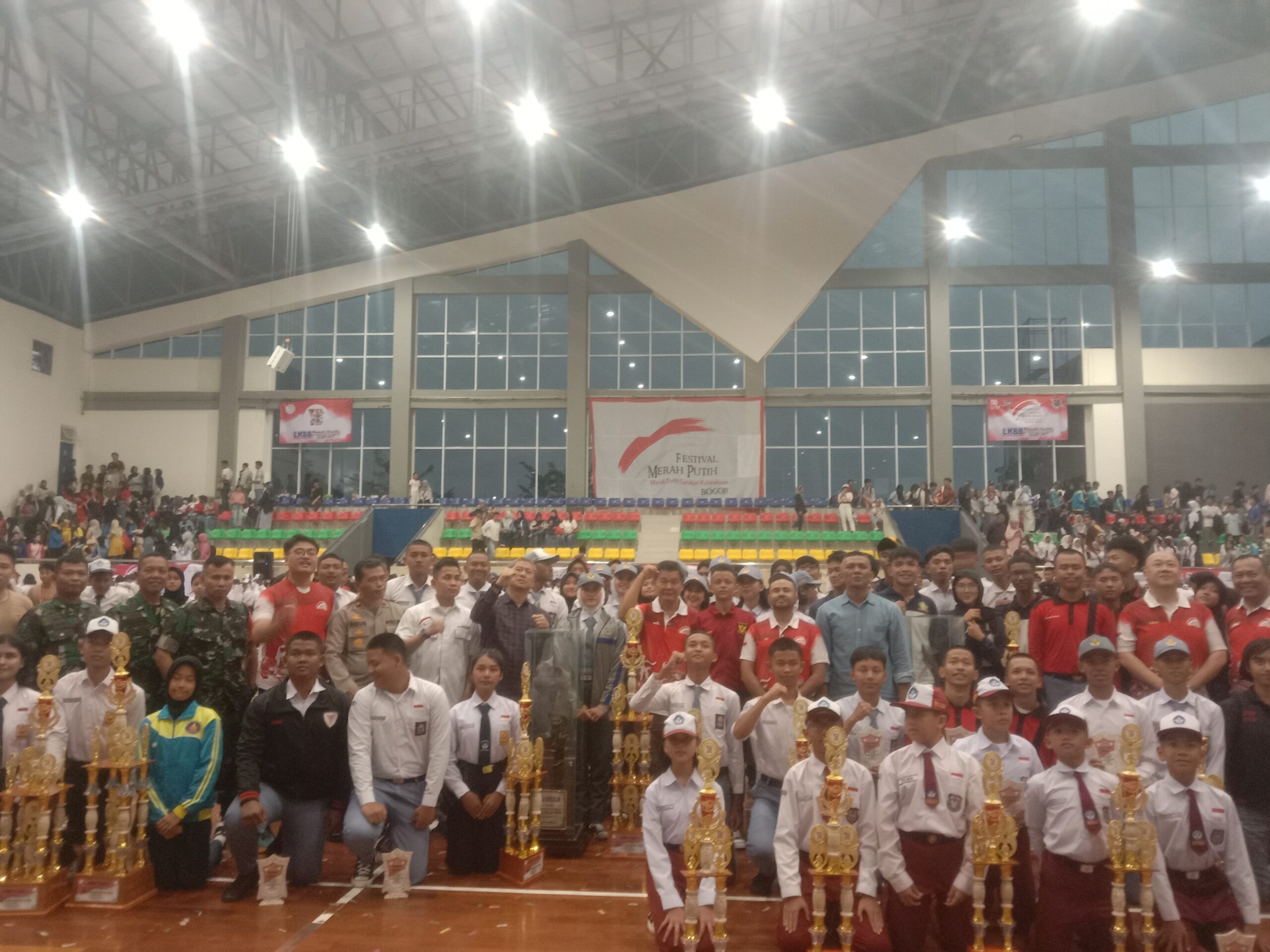 Foto bersama Wakil Wali Kota Bogor, Jenal Mutaqin bersama peserta LKBB, Foto/Adi Wirman