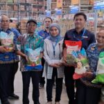 Dinas Perdagangan Kabupaten Bogor saat melakukan monitoring ke toko Moderen, Foto/Diskominfo Kabupaten Bogor