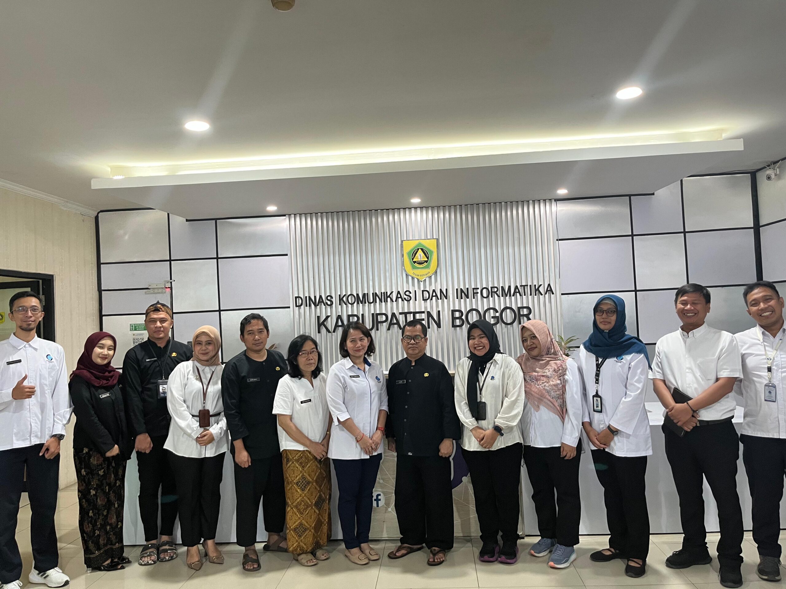 Foto bersama Diskominfo Kabupaten Bogor dengan Badan Informasi Geospasial (BIG), Foto/Diskominfo Kabupaten Bogor