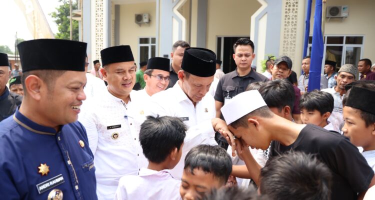 Wakil Bupati Bogor, Jaro Ade melaksanakan Jumat Keliling di Masjid Jami Nurul Iman, Desa Singajaya, Kecamatan Jonggol, Foto/Diskominfo Kabupaten Bogor