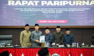 Foto bersama Pemkot dan DPRD Kota Bogor saat Rapat Paripurna, Foto/Diskominfo Kota Bogor