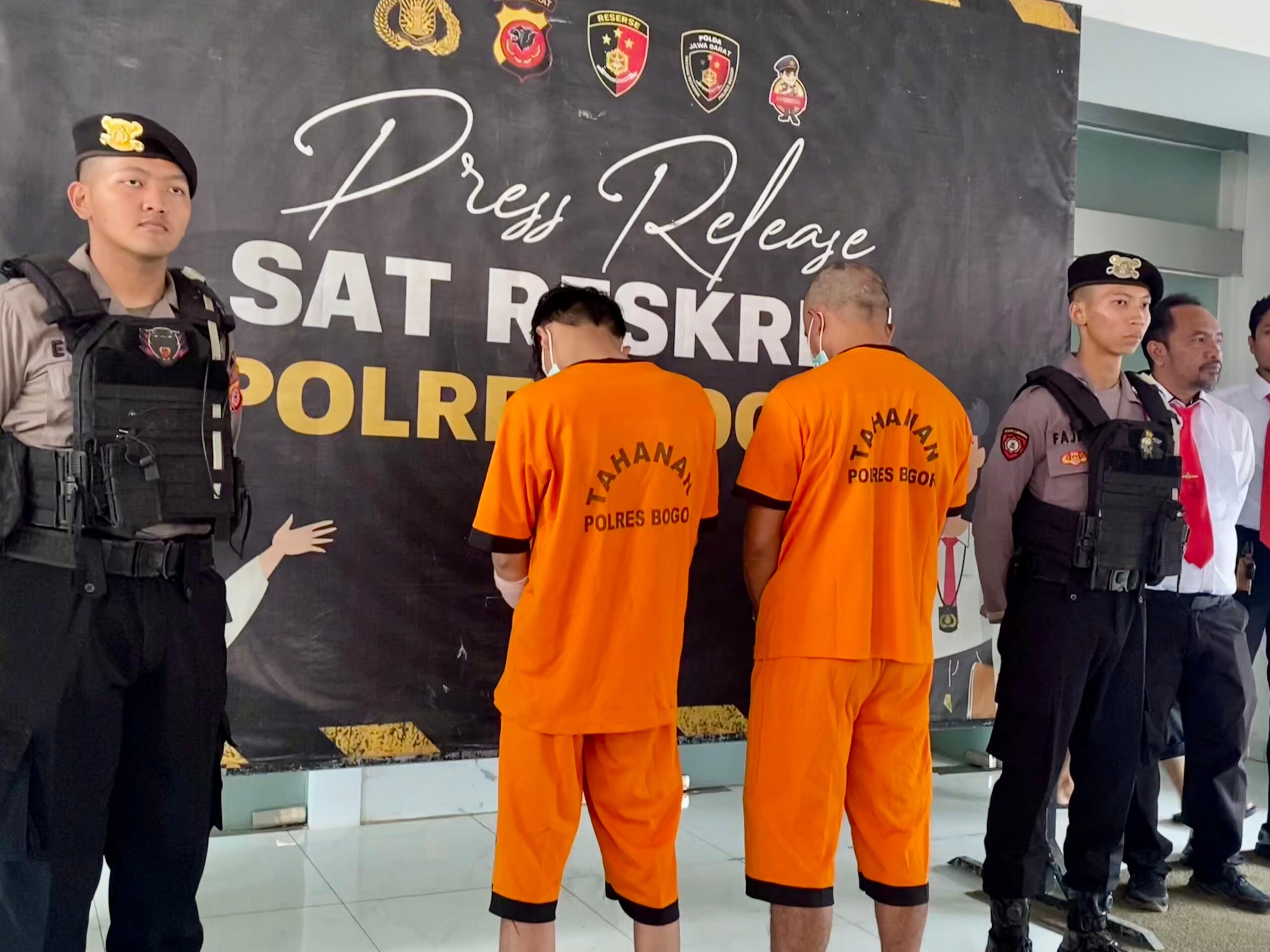 Para pelaku pencurian motor saat ditampilkan saat konfrensi Pers di Polres Bogor,Foto/Echa Nur Maulida Para pelaku pencurian motor saat ditampilkan saat konfrensi Pers di Polres Bogor,Foto/Echa Nur Maulida