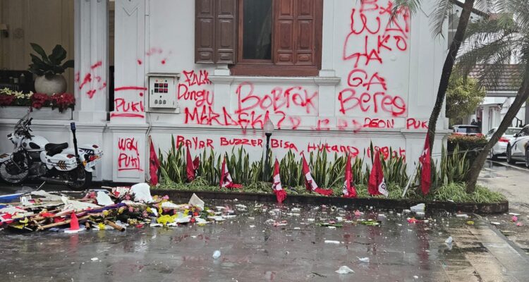 Kondisi Balaikota Bogor yang menjadi sasaran aksi Vandalisme saat demo, Foto/Istimewa