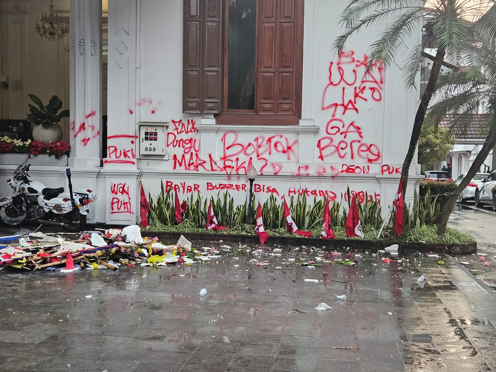 Kondisi Balaikota Bogor yang menjadi sasaran aksi Vandalisme saat demo, Foto/Istimewa