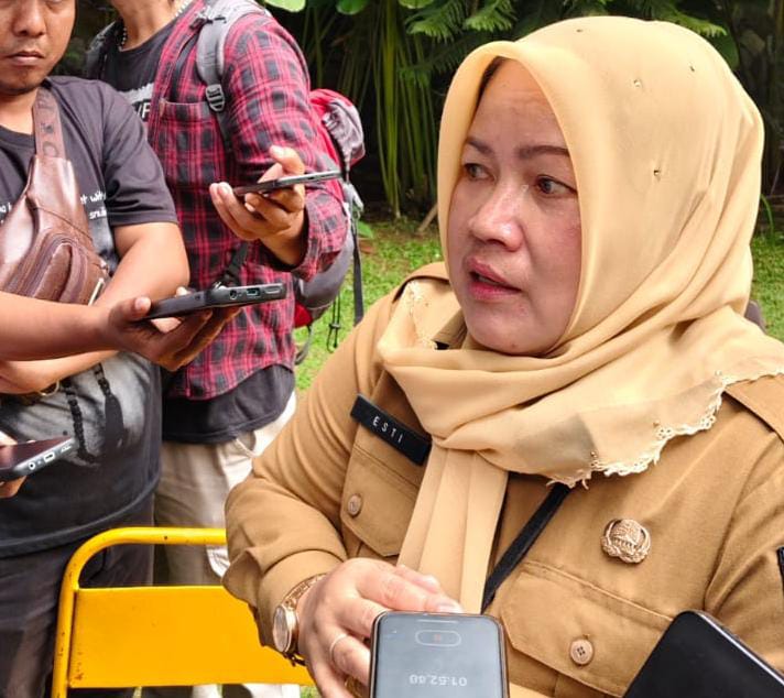 Kadis PUPR Kota Bogor, Juniarti Estiningsih, saat menjelaskan tahapan pembangunan underpass Kebon Pedes dalam program strategis Pemprov Jabar.