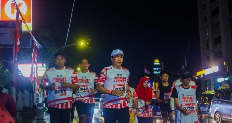 Wali kota Bogor, Dedie A Rachma saat mengikut Merah Putih Night Run 2025, foto/Istimewa