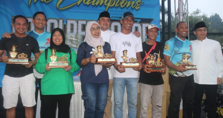 Bupati Bogor, Rudy susmanto saat menghadiri kegiatan Lomba Kicau Mania dalam rangka HUT Bhayangkara ke 79,Foto/Diskominfo Kabupaten Bogor