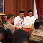 Bupati Bogor, Rudy Susmanto, bersama Forum Koordinasi Pimpinan Daerah (Forkopimda) Kabupaten Bogor serta jajaran Pemerintah Kabupaten Tangerang menggelar rapat lintas daerah membahas persoalan truk tambang di Kecamatan Parung Panjang, Foto/Diskominfo Kabupaten Bogor