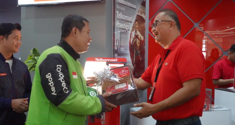 memperingati Hari Pelanggan Nasional 2025, Telkomsel menghadirkan beragam program spesial di seluruh GraPARI Indonesia, Foto/Istimewa