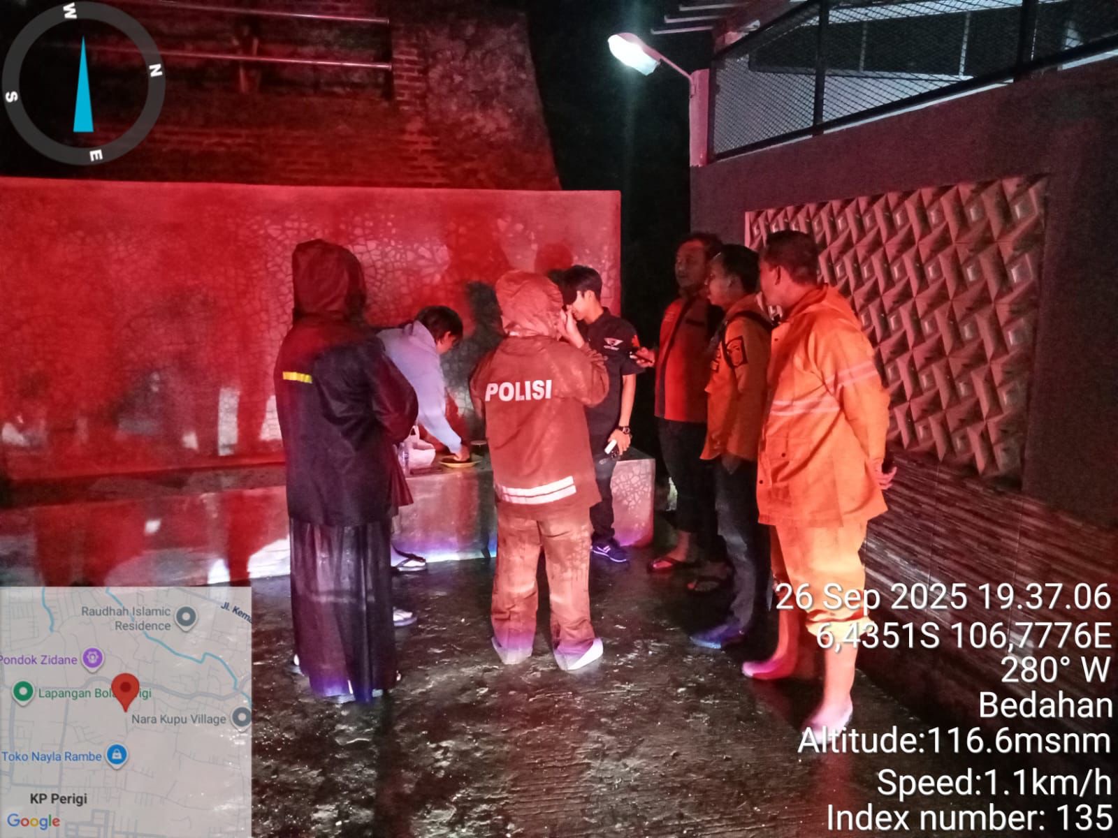 Evakuasi BPBD Kabupaten Bogor terhadap bocah terbawa arus saat hujan di Bojong Gede Bogor, Foto/BPBD Kabupaten Bogor Evakuasi BPBD Kabupaten Bogor terhadap bocah terbawa arus saat hujan di Bojong Gede Bogor, Foto/BPBD Kabupaten Bogor