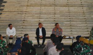 Kapolri Listyo Sigit Prabowo bersama Sumi Dasco dan Raffi Ahmad saat makan bersama dengan para anggota Polri dan TNI, Foto/Istimewa Kapolri Listyo Sigit Prabowo bersama Sumi Dasco dan Raffi Ahmad saat makan bersama dengan para anggota Polri dan uTNI, Foto/Istimewa