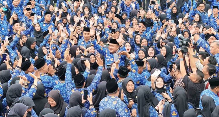 Bupati Bogor, Rudy Susmanto saat ditengah tengah ASN dan PPPK, Foto/Diskominfo Kabupaten Bogor