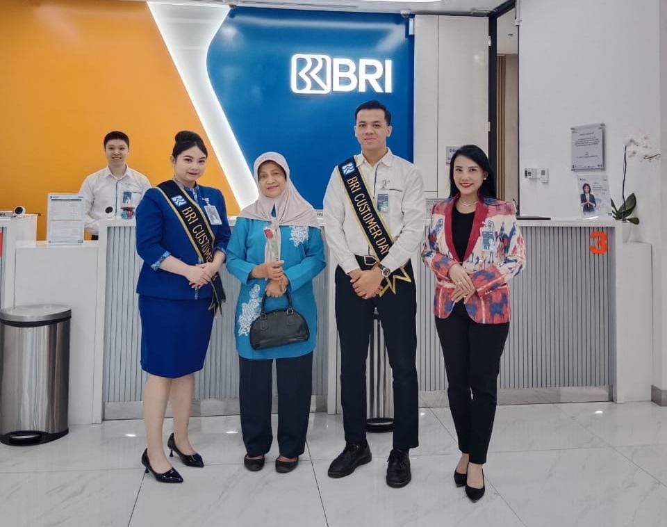 Foto bersama BRI Branch Office (BO) Jakarta Pondok indah bersama pelanggan, foto/Istimewa