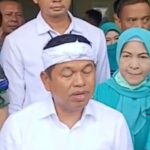 Gubernur Jawa Barat, Dedi Mulyadi saat menjenguk para korban bangunan madrasah ambruk di Ciomas Bogor, Foto/Istimewa