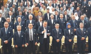 Rektor IPB Arif Satria bersama para dosen dan dekan saat menyatakan sikap terkait kondisi bangsa ini, Foto/Adi Wirman Rektor IPB Arif Satria bersama para dosen dan dekan saat menyatakan sikap terkait kondisi bangsa ini, Foto/Adi Wirman