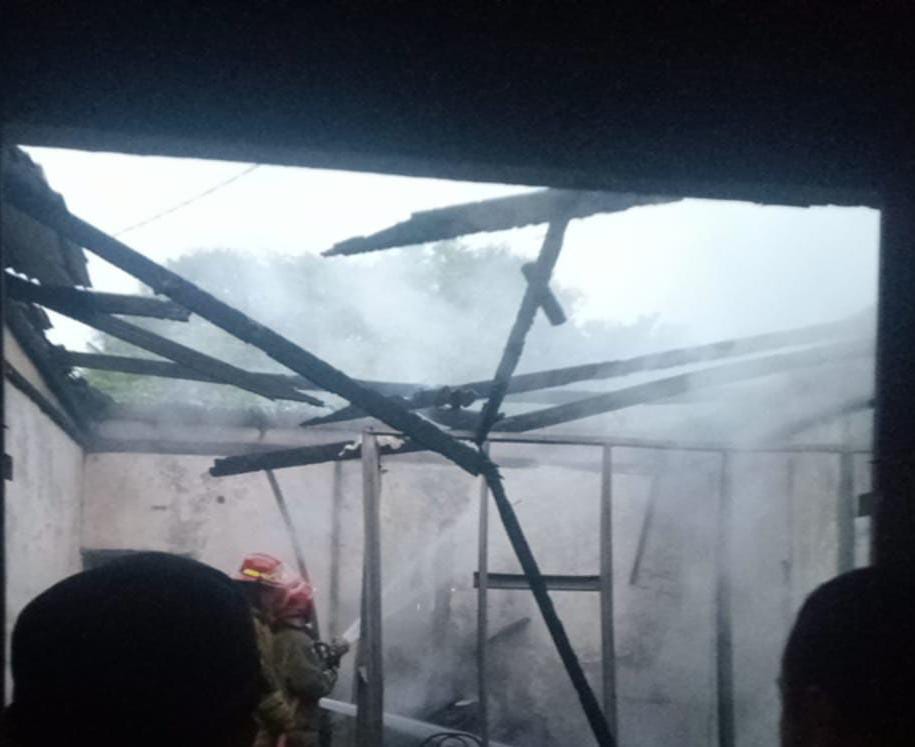 Kondisi kebakaran di Pecel Lele yang menelan dua korban di Gunung Putri, Foto/Istimewa Kondisi kebakaran di Pecel Lele yang menelan dua korban di Gunung Putri, Foto/Istimewa