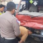 Kondisi truk yang ringsek karena menabrak dua angkot di Cileungsi Bogor, Foto/Istimewa