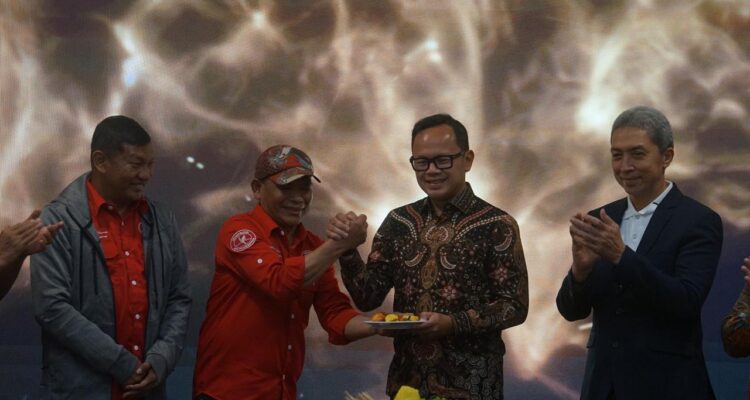 Foto Bersama CEO Metropolitan, Hazairin Sitepu bersama Wamendagri, Bima Arya Sugiarto, Foto/Istimewa