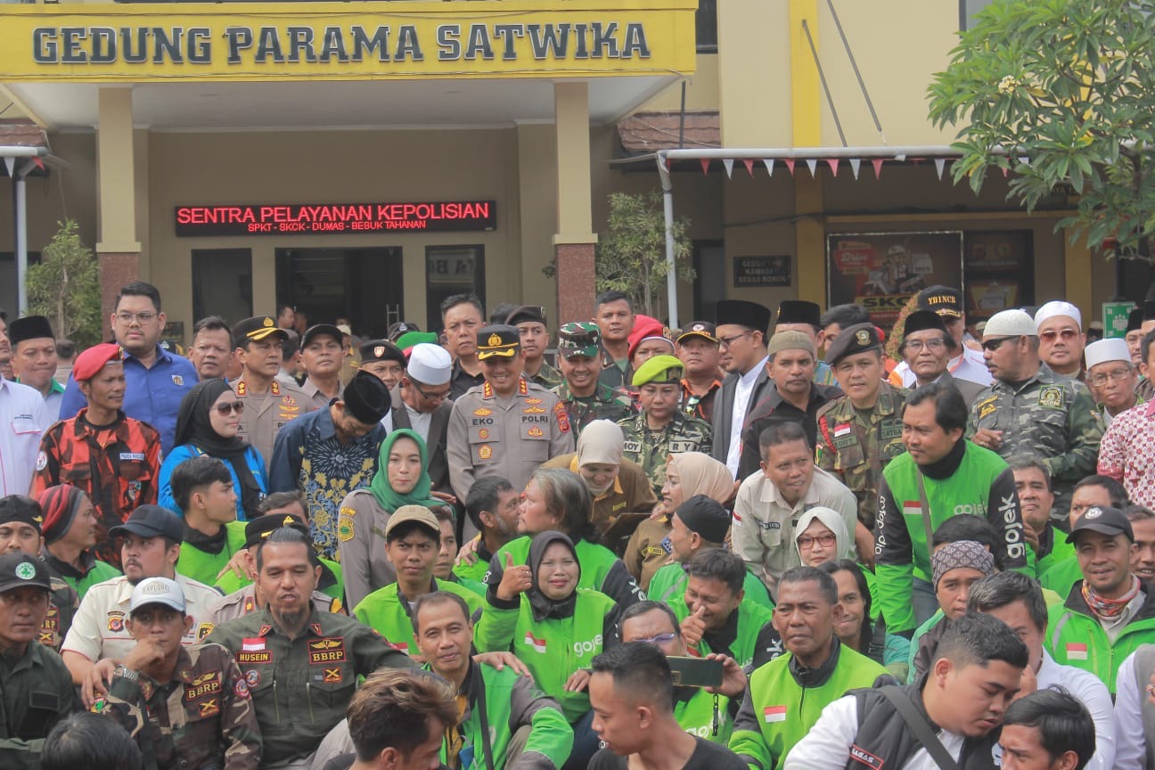 Foto bersama Polresta Bogor Kota, Dandim dan para ormas dan ojol dalam deklarasi Damai, Foto/Istimewa