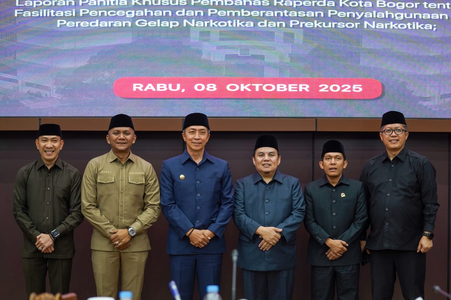 Foto bersama Pemerintah dan DPRD Kota Bogor seusai rapat paripurna, Foto/Setwan DPRD Kota Bogor