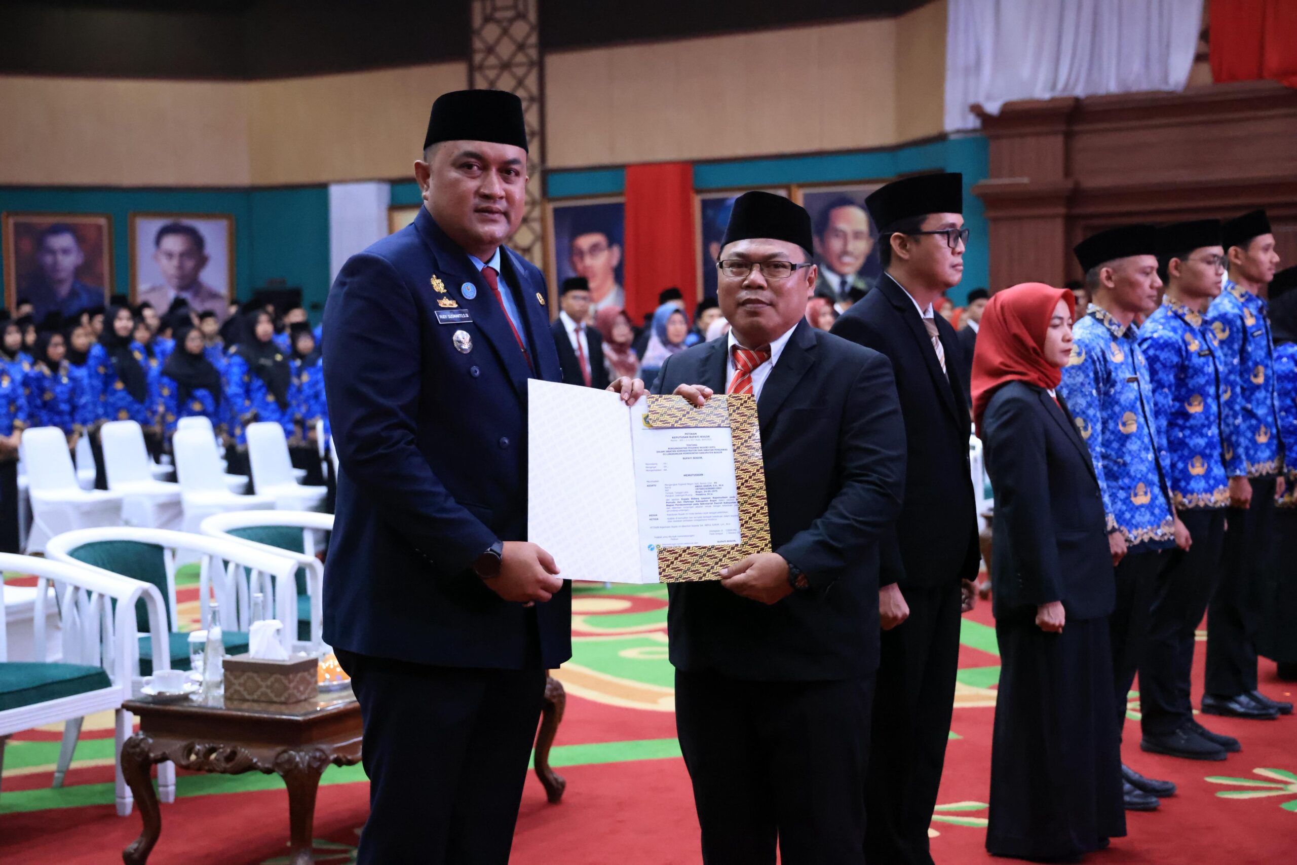 Bupati Bogor, Rudy Susmanto, resmi melantik pejabat administrator, pengawas, serta pejabat fungsional di lingkungan Pemerintah Kabupaten (Pemkab) Bogor, Foto/Diskominfo Kabupaten Bogor Bupati Bogor, Rudy Susmanto, resmi melantik pejabat administrator, pengawas, serta pejabat fungsional di lingkungan Pemerintah Kabupaten (Pemkab) Bogor, Foto/Diskominfo Kabupaten Bogor