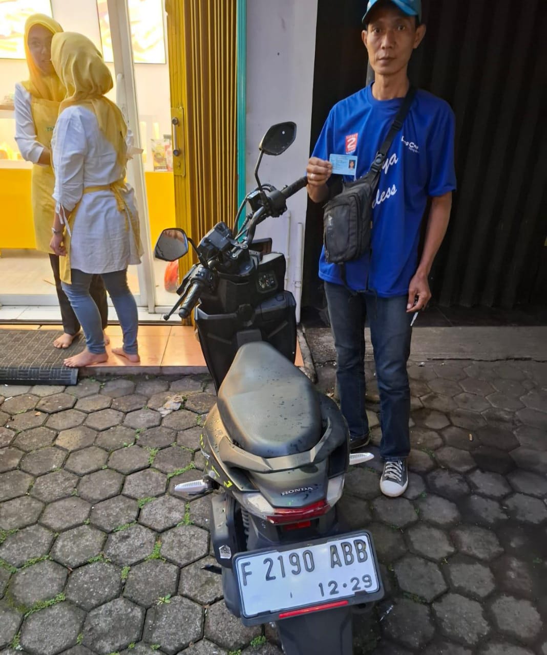 Motor korban yang hampir di curi di toko roti di Jalan Sholeh Iskandar, Tanah Sareal, Kota Bogor, foto/Istimewa