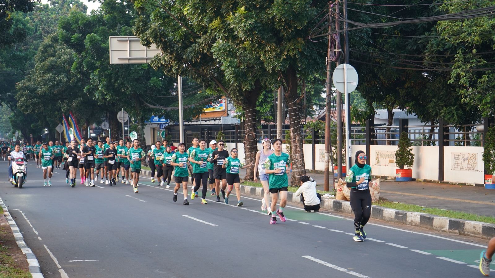 Komunitas lari saat melakukan lari di area Car Free Day di Cibinong, Foto/Diskominfo Kabupaten Bogor Komunitas lari saat melakukan lari di area Car Free Day di Cibinong, Foto/Diskominfo Kabupaten Bogor
