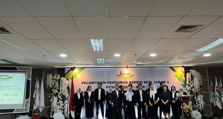 Pengurus Asosiasi Pengusaha Dekorasi Indonesia (Aspedi) Jawa Barat 1 resmi dilantik di Aula DPRD Kota Bogor, Senin 13 Oktober 2025, Foto/Adi Wirman