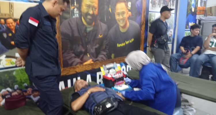 Ketua DPD Partai Nasdem Kota Bogor, Benninu Argoebie saat menghadiri acara donor darah, Foto/Istimewa