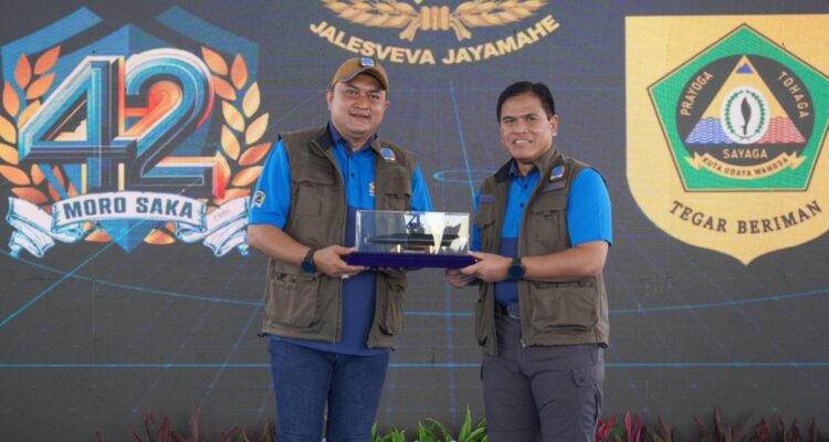 Foto bersama Bupati Bogor, Rudy Susmanto bersama Kepala Staf Angkatan Laut (KASAL) Laksamana TNI Muhammad Ali saat Bakti Sosial di Bojong Koneng, Foto/Diskominfo Kabupaten Bogor