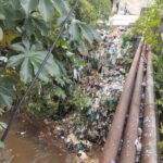 kondisi tumpukan sampah di bawah jembatan Kali Baru, dekat Pasar Ciluar, Kecamatan Sukaraja, Kabupaten Bogor, Foto/Istimewa