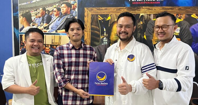 Simpatisan partai nasdem mengadakan pengobatan gratis dalam rangka hut nasdem ke 14, foto/Istimewa